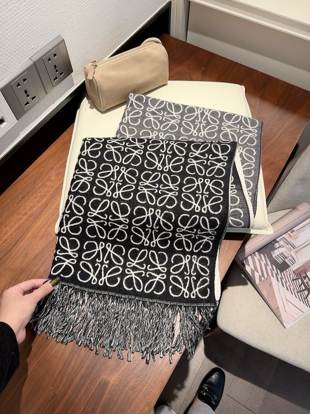 Loewe Fringed Interlocking Motif Scarf