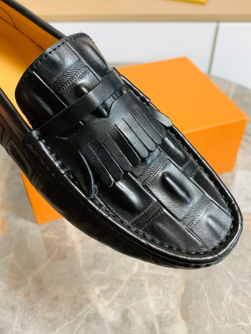 Men's Black Tasseled Loafers