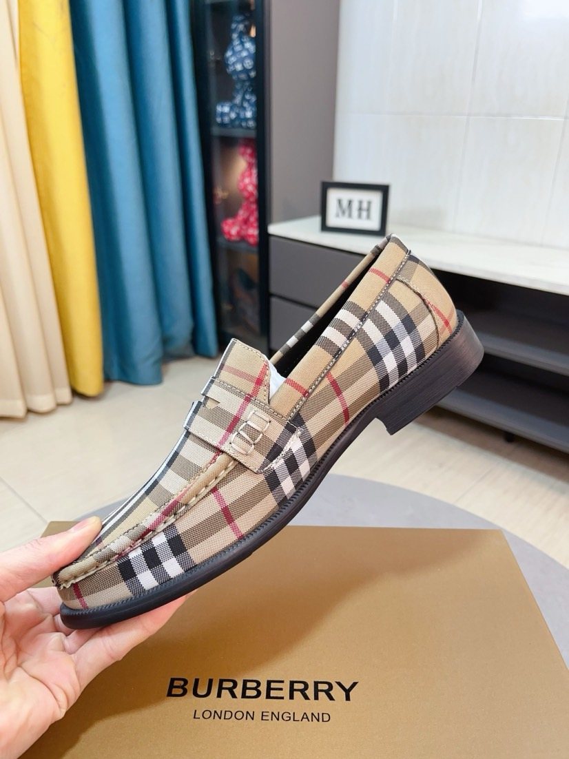 Burberry Men's Beige Check Plaid Loafers