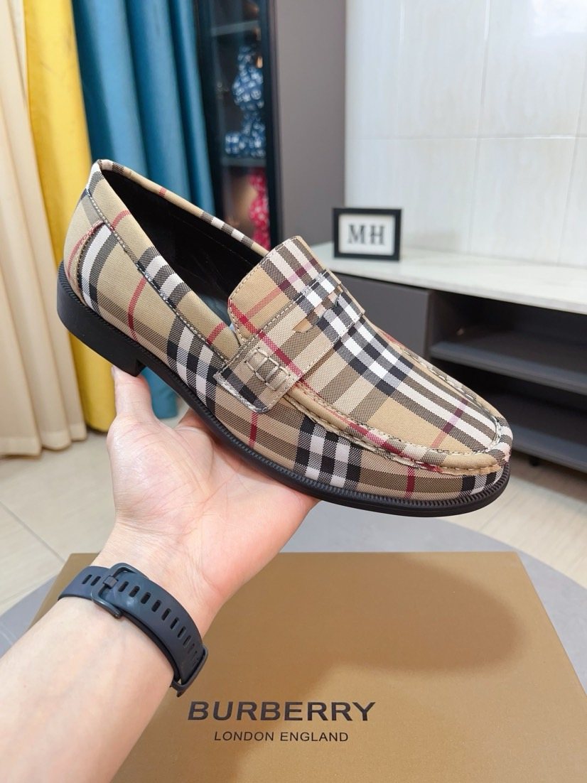 Burberry Men's Beige Check Plaid Loafers