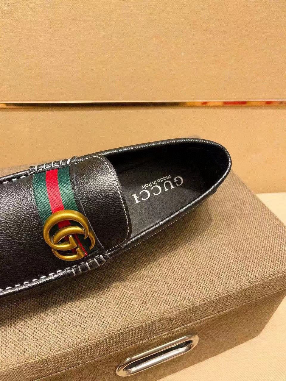 Gucci Black Red and Green Stripe Loafers