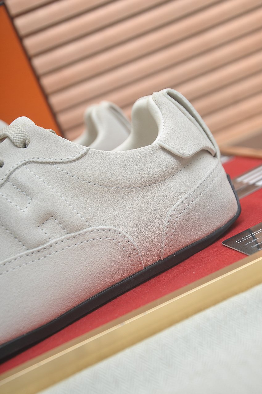 Hermès Off-White Low-Top Sneakers