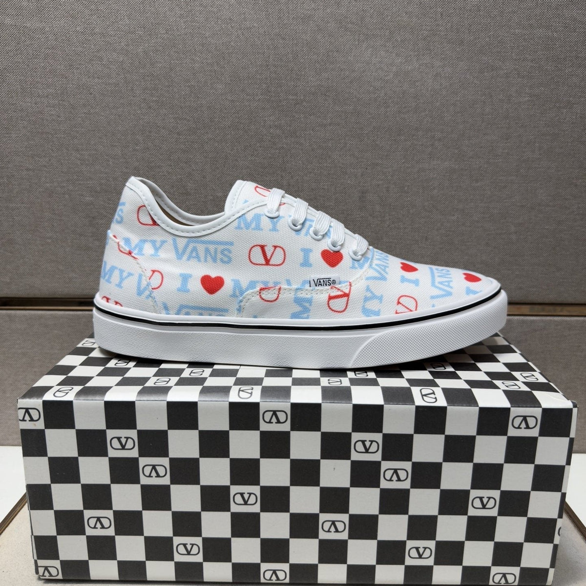 Vans Men's White Graphic Low-Top Sneakers
